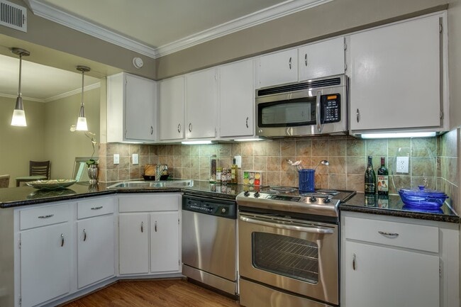 Photo - Spacious 2-Bed in Timeless Style! Unit MLCE