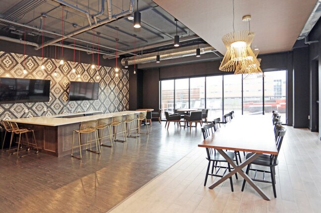 Photo - 1400 E Walnut St Unidad SI ID1534876P