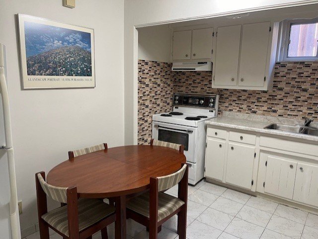 Photo - 37 Cavotti Cres Unit 1