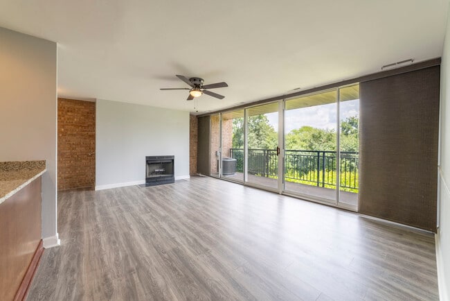 Building Photo - 6020 Oakwood Dr Rental