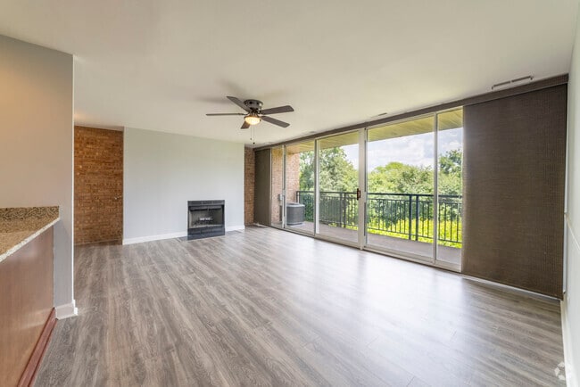 Building Photo - 6020 Oakwood Dr Rental