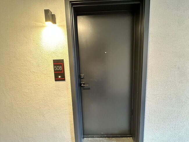 Photo - 3355 Overland Ave. Unidad 508