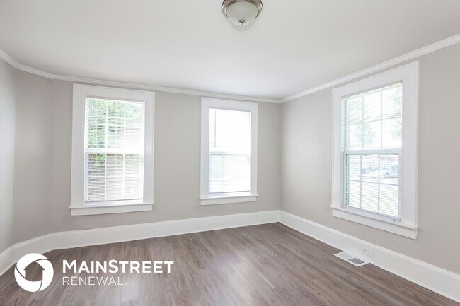 Photo - 2620 Midland Ave