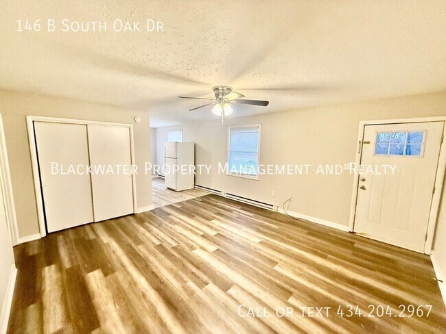 Photo - 146 S Oak Dr