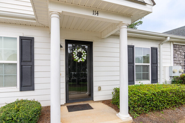Photo - 114 York Way