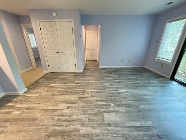 Photo - Mill Creek - Updated 2br 2ba garden-style ... Unit E4