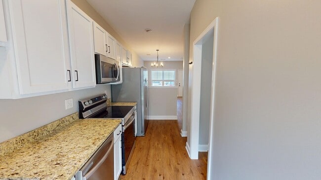 Building Photo - COMING SOON- 2 Bed/2 Bath Townhome With Flex Room!