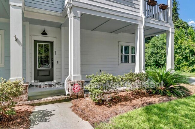 123 Sabal Ct