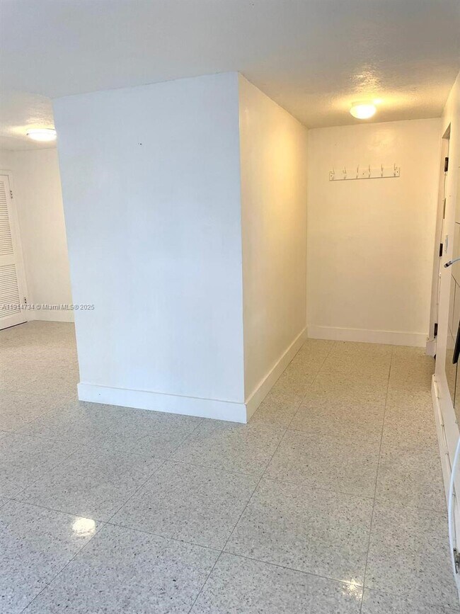 Photo - 6424 Collins Ave Unit 204