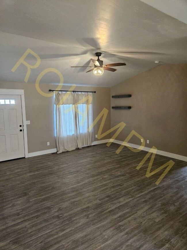 713 Kelli Ln