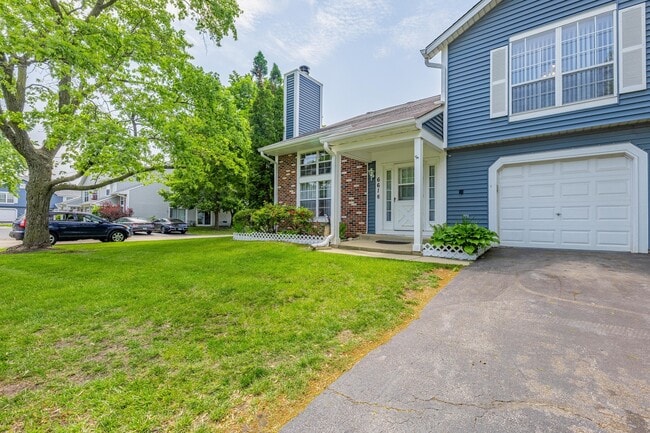Photo - 661 Pontiac Ln Townhome