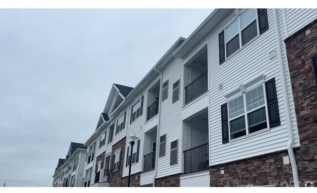 Building Photo - 1016 Vanderbergh Blvd Rental