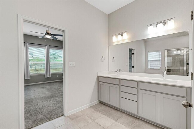 Photo - 104 Joseph Hawkins Ln