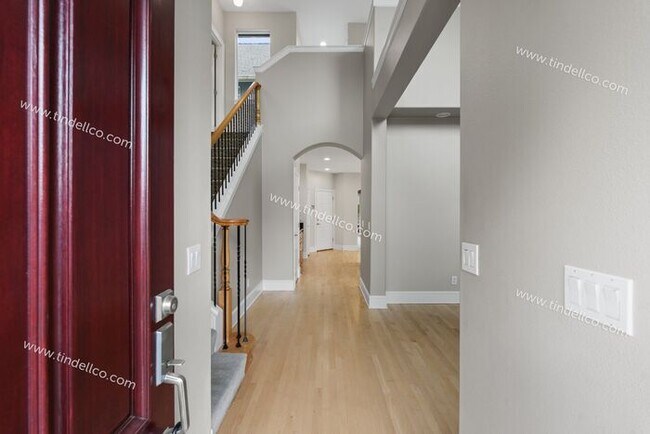 Spacious 3-Bedroom Home with Large Bonus Room & Loft in Bauer Highlands - Landscape Provided!