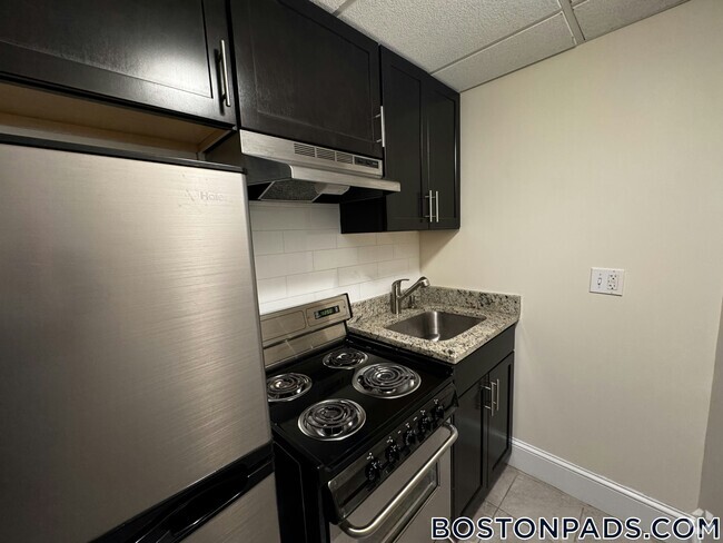 Building Photo - 62 Boylston St Unit 503 Rental