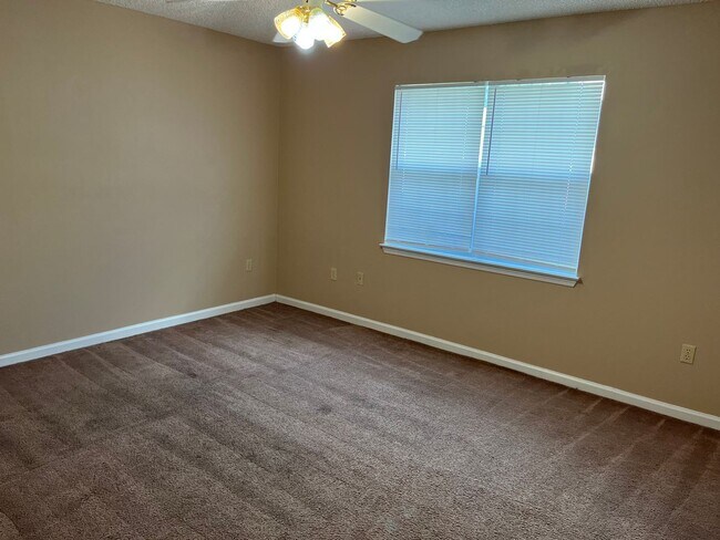 Photo - 2 Bedroom/2 Bath Duplex located in North V...