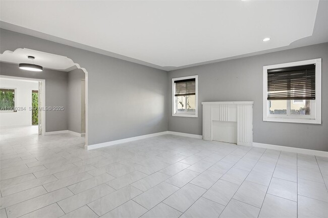 Photo - 2120 SW 16th St