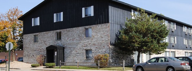 Building Photo - University Heights Apartments