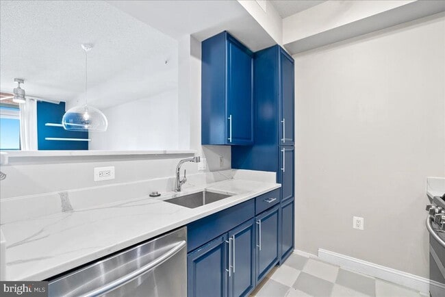 Building Photo - 11760 Sunrise Valley Dr Unit 909