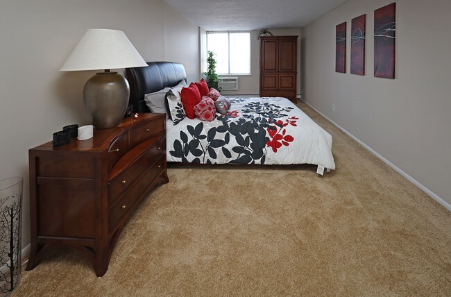 Model Suite - Large Bedrooms