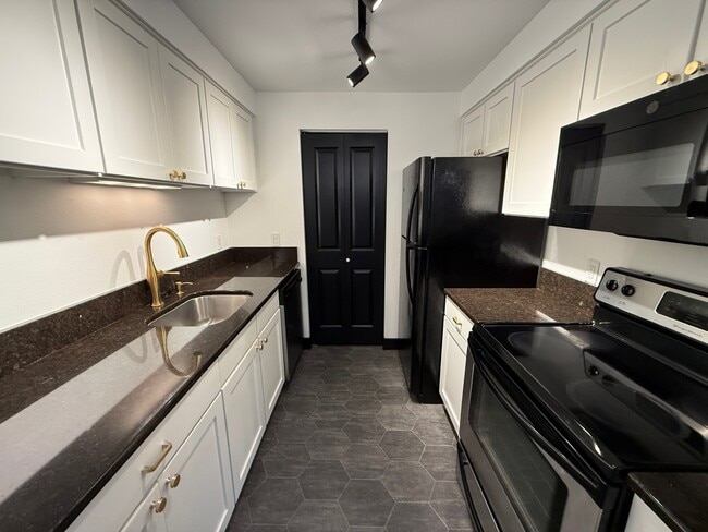 Photo - 15827 Leary Wy