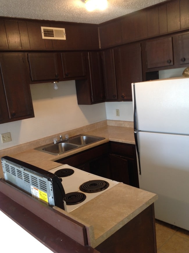 Photo - 400 E Roseclair St Unit 405 E Roseclair Apt # 1