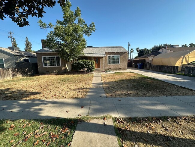 Newly Remodeled 3BR Home with Fireplace Ch... - Newly Remodeled 3BR Home with Fireplace Ch...