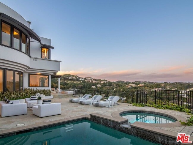 Photo - 930 N Tigertail Rd Casa