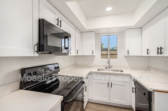 Building Photo - 1215 E Lemon St Unit #231 Rental