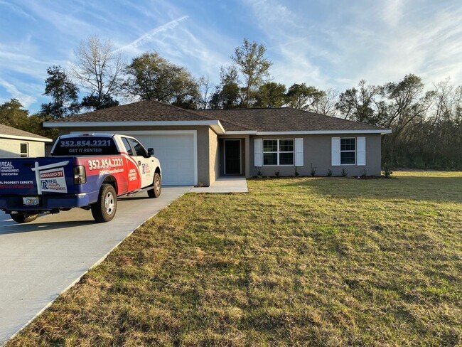 Photo - Desirable SW Ocala Neighborhood 3/2/2 **WON"T LAST**