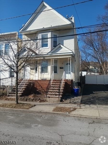 Building Photo - 293 Ogden St Rental