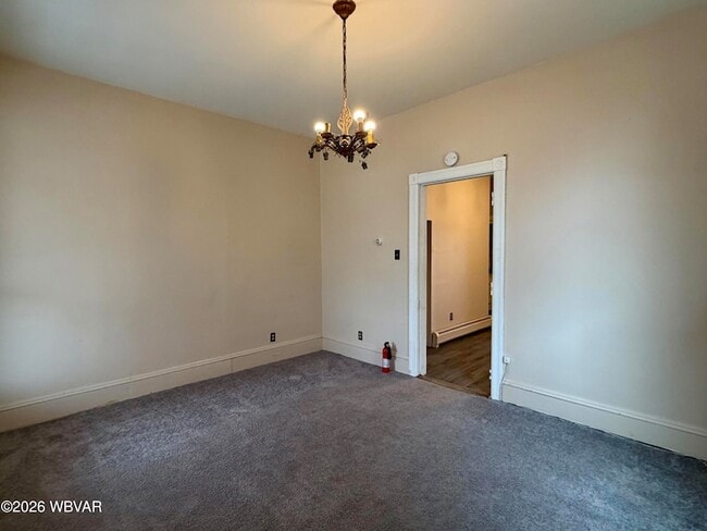 Photo - 212 Montour St N