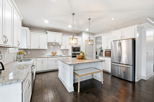 Building Photo - 212 Man O War Ct