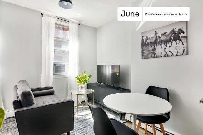 Room in Shared 3 bed/1 bath home in North End