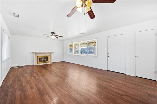 Photo - 3333 Alta Arden Expy