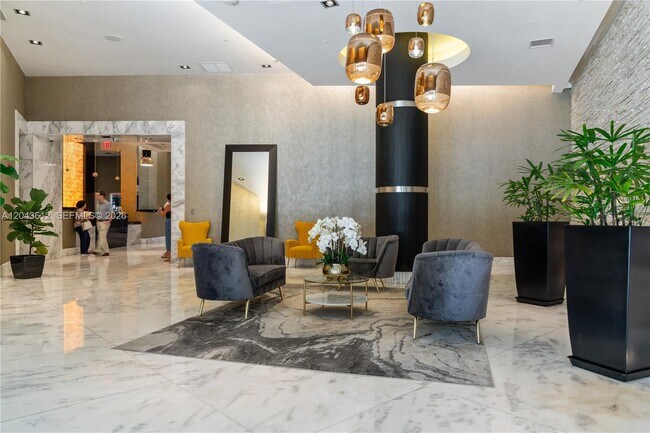 Building Photo - 1250 S Miami Ave Unit 1311