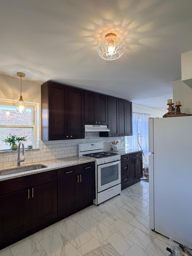 Photo - 6304 W Diversey Ave Unidad 2