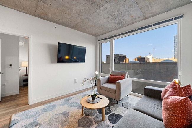 Photo - 853 W Blackhawk St Unit SI FL6-ID1466137P