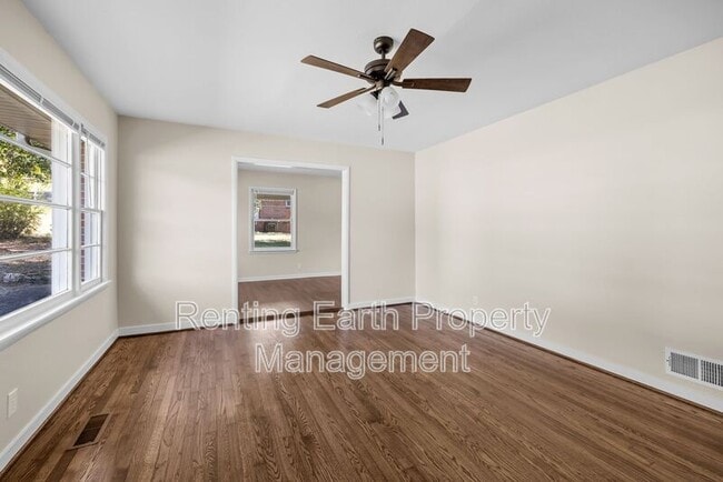 Photo - 2224 3rd St NW