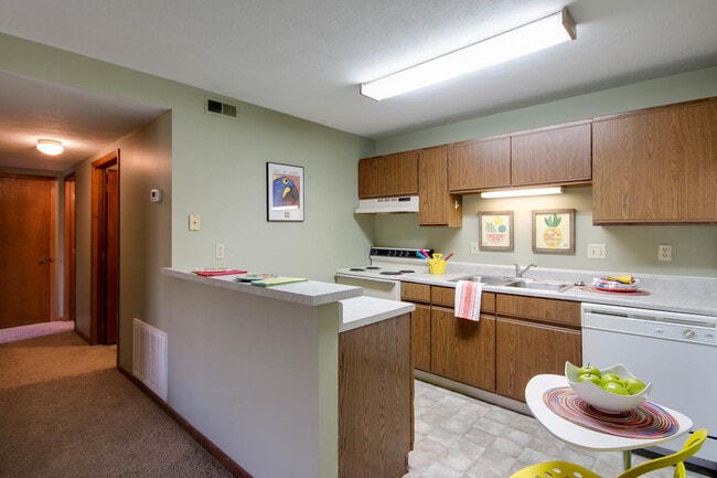 Photo - 1428 Beechwood Terrace