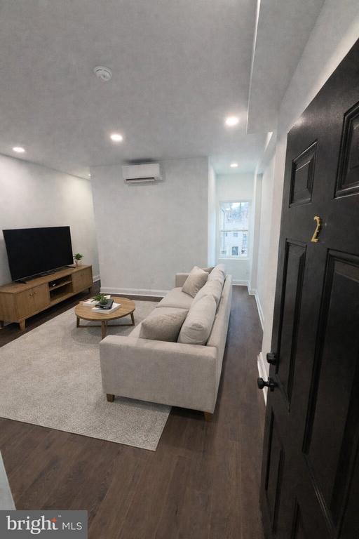 Building Photo - 2028 Druid Hill Ave Unit 2