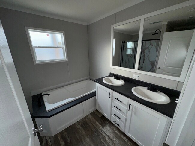 Photo - 365 Patriot Ln