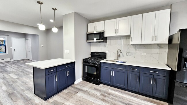 Photo - 4045 N Moody Ave