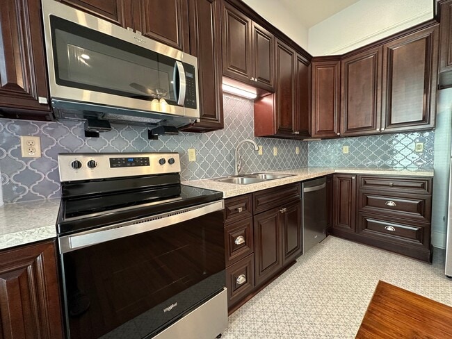 Photo - 516 E 8th St Unit D