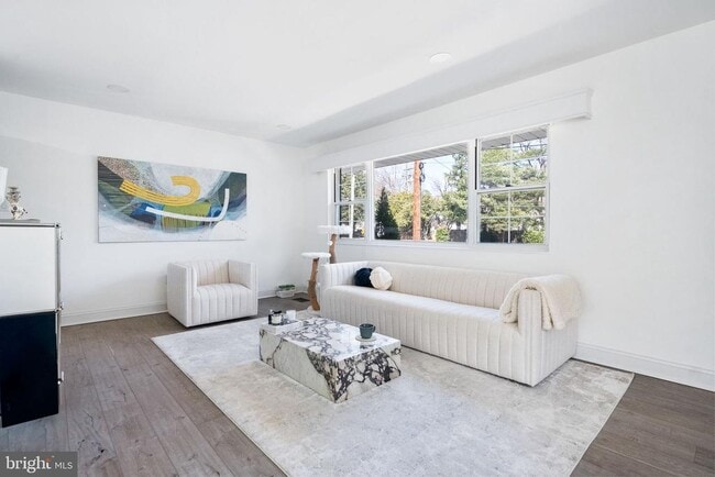 Photo - 5020 River Rd