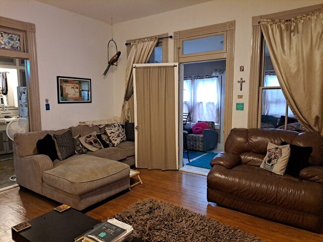 Building Photo - 2223 E Commerce St