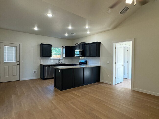 Photo - 1601 S 8th St