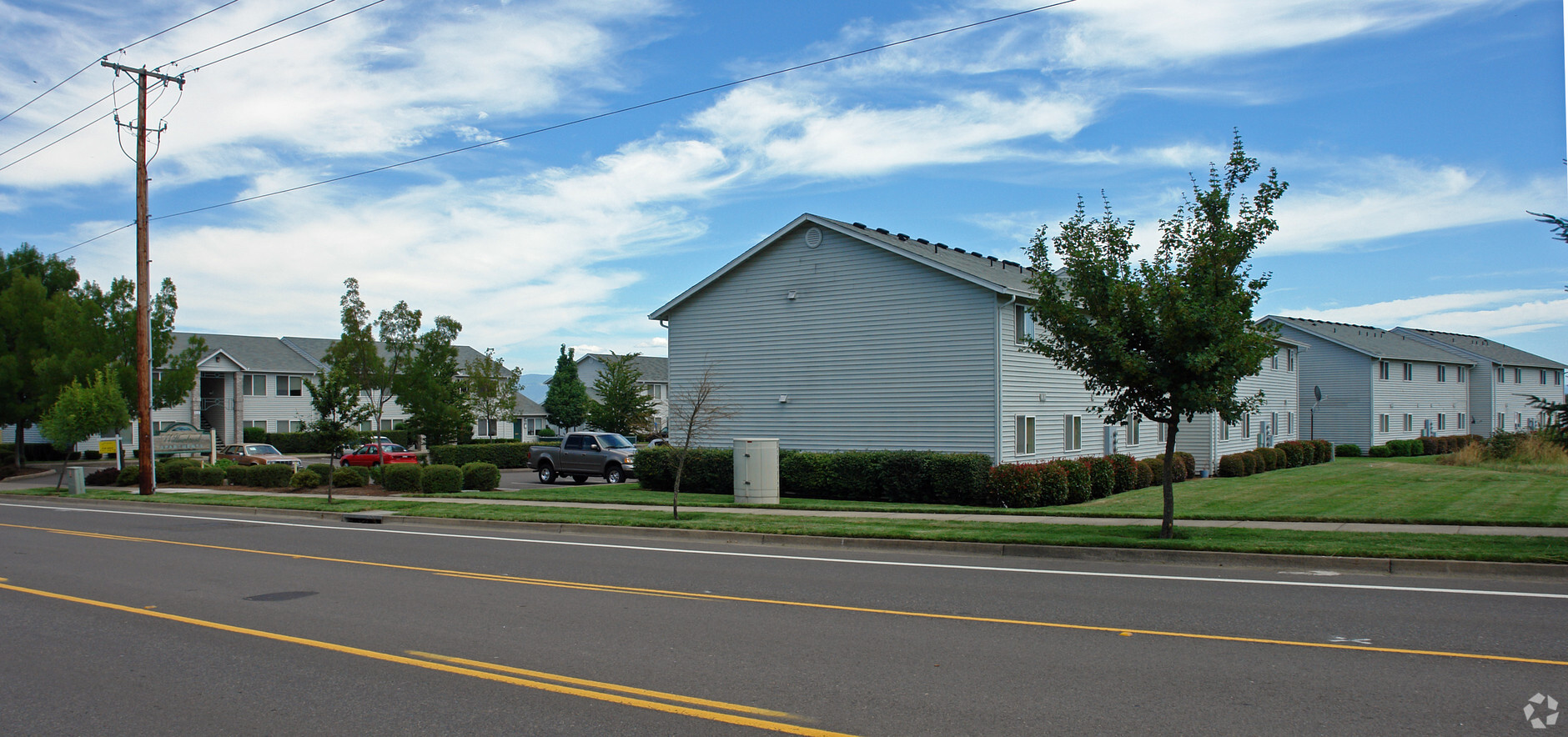 Willow Brook Apartments - Willow Brook Apartments