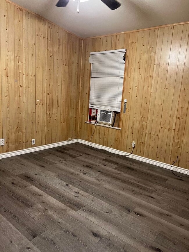 Photo - 3 Bed 1 bath RENTAL in Denison for $1,345