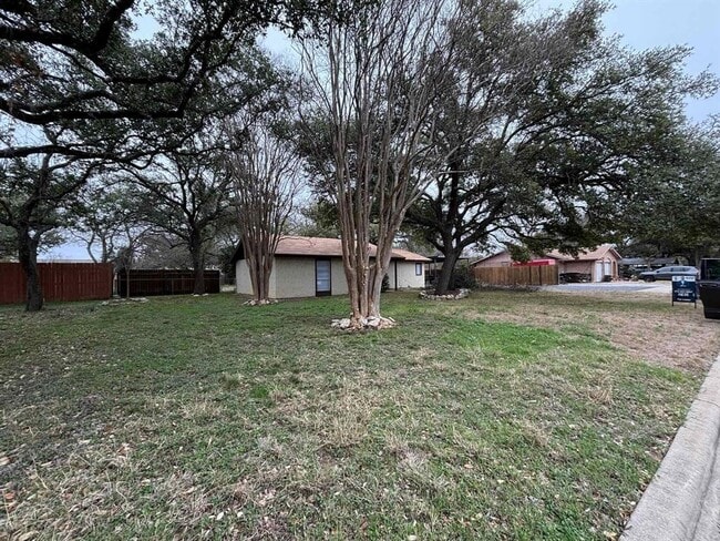 Photo - 1902 Lone Oak Dr